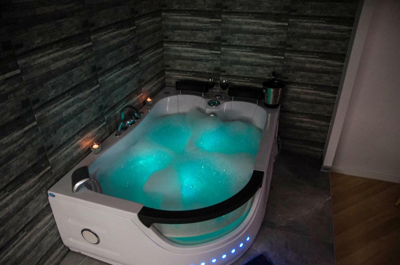 Cracow Jacuzzi Apartments - Silver Room Krakow Exterior photo